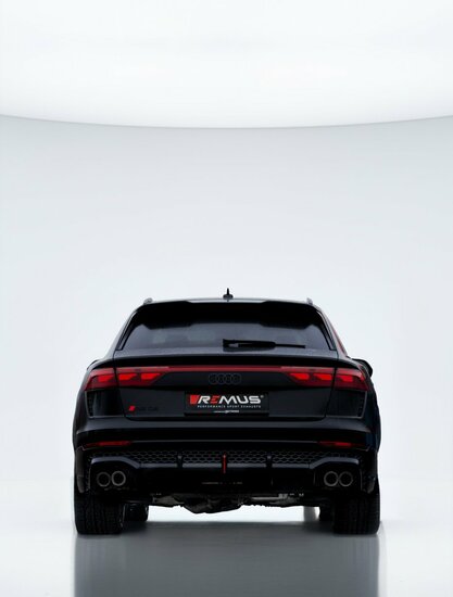 Audi RSQ8 met Remus sportuitlaat achteraanzicht
