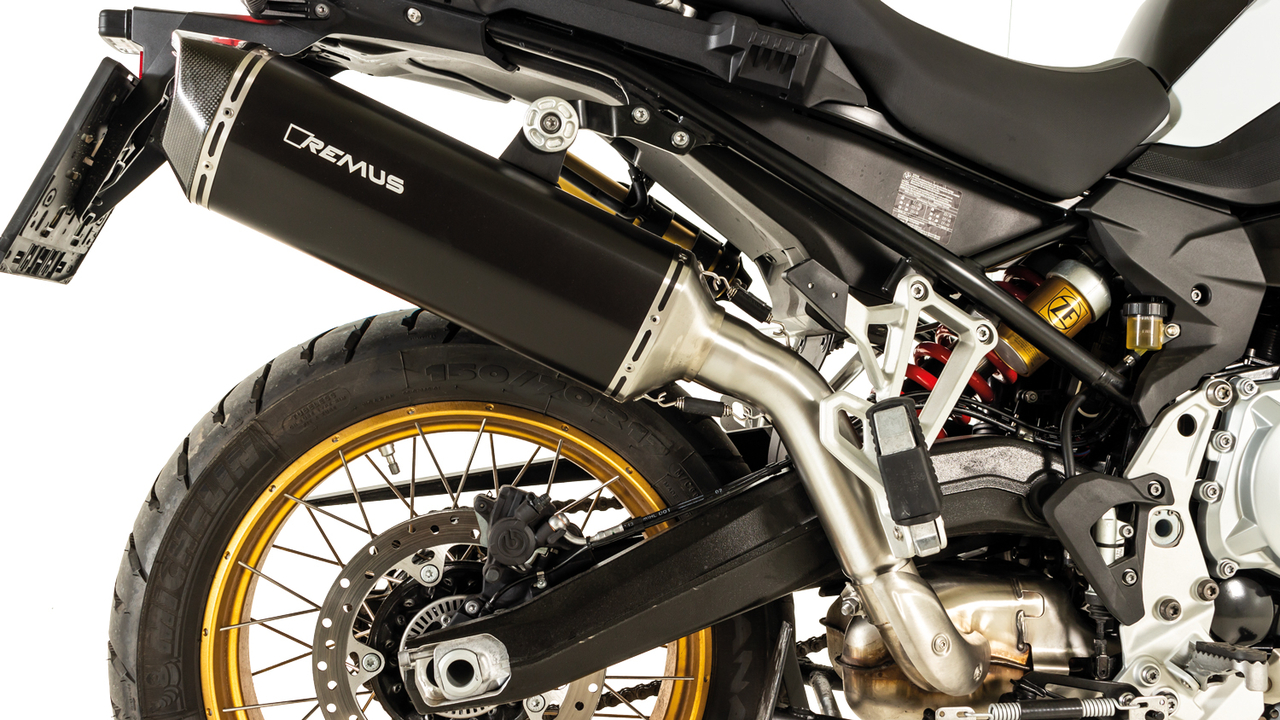BLACK HAWK Slip-on voor BMW F 750 GS vanaf bouwjaar 2021 (EURO 5), zwart RVS, met (EC-)keuring.